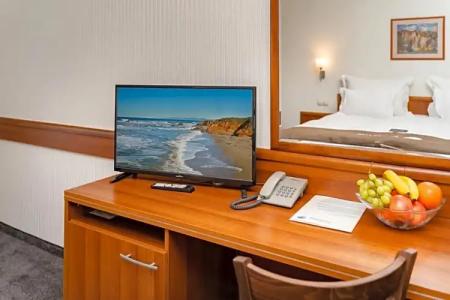 Panorama - Free EV Charging Station - 164