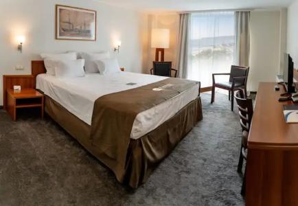 Panorama - Free EV Charging Station - 227