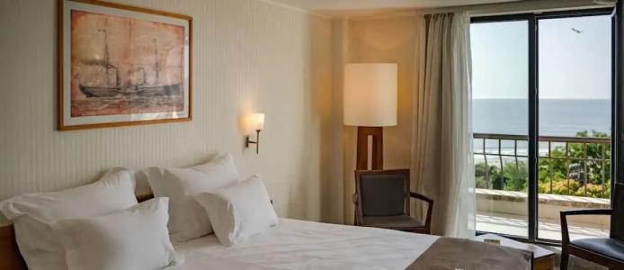 Panorama - Free EV Charging Station - 190