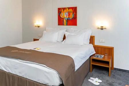 Panorama - Free EV Charging Station - 191