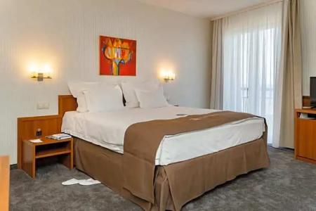 Panorama - Free EV Charging Station - 199