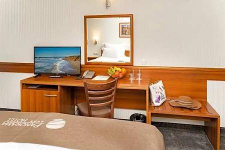 Panorama - Free EV Charging Station - 146