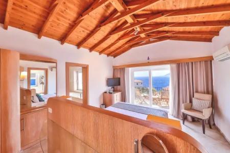 Mekvins Deniz Feneri Lighthouse - 80