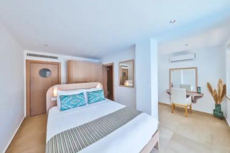 Mekvins Deniz Feneri Lighthouse - 103