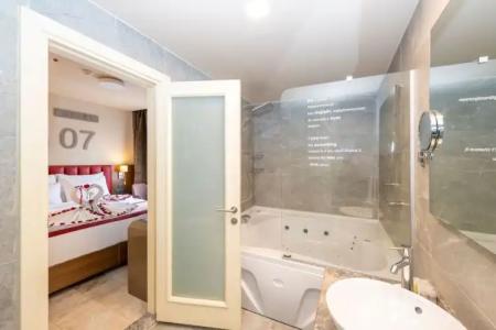 Ramada by Wyndham Istanbul Pera - 175