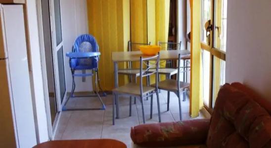 Lucky Beach Apartments - 4