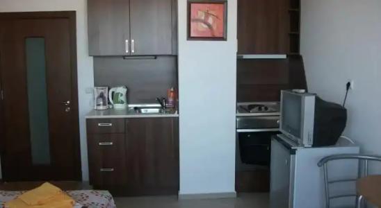 Lucky Beach Apartments - 20