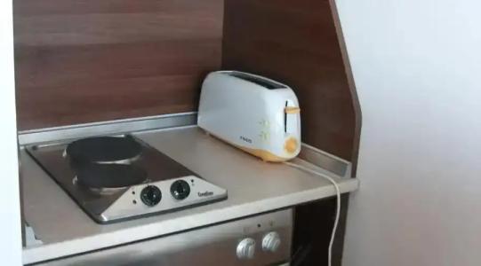 Lucky Beach Apartments - 17