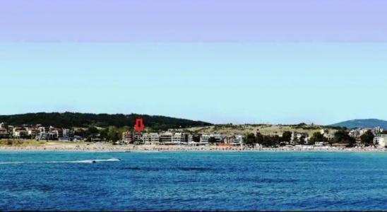 Lucky Beach Apartments - 13