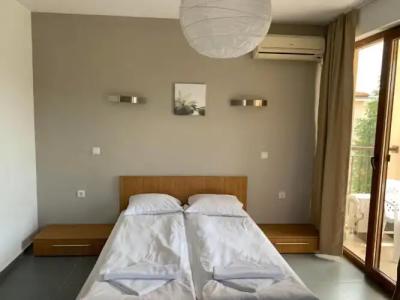 View Apartments - 76