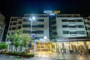 Hotel Zoo Sofia - Secured Paid Parking, Sofia