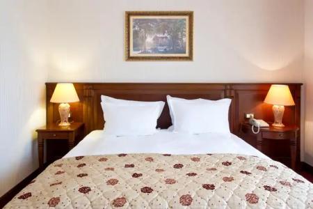 Crystal Palace Boutique - 4