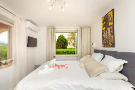 Guest House Steel - 63