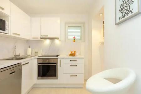 Guest House Steel - 54