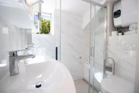 Guest House Steel - 96