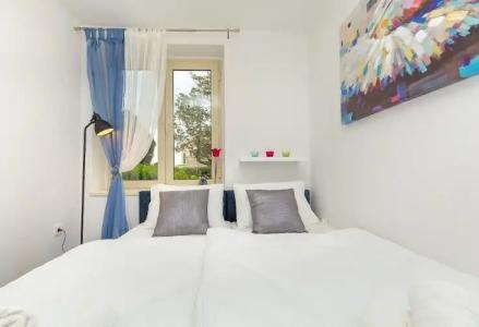 Guest House Steel - 68