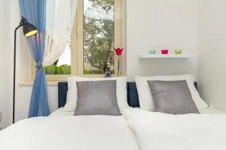 Guest House Steel - 69