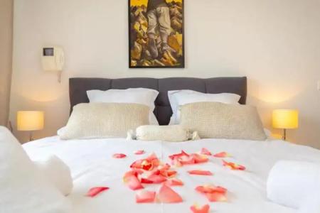 Guest House Steel - 60