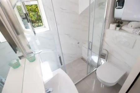 Guest House Steel - 98