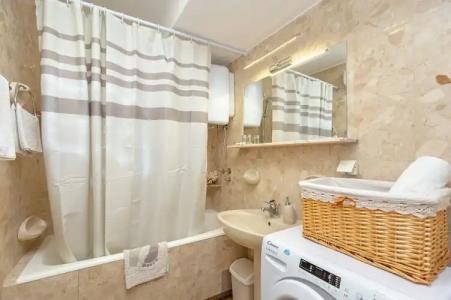 Guest House Steel - 79