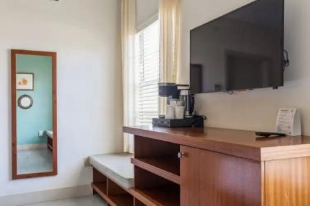 Kasa El Paseo Miami Beach - 80