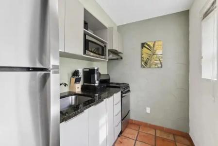 Kasa El Paseo Miami Beach - 18