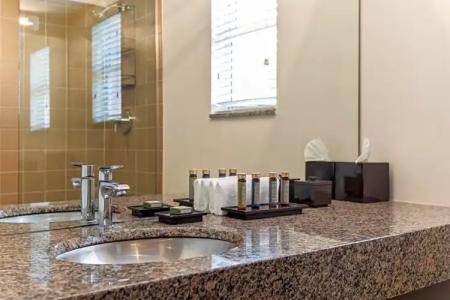 Kasa El Paseo Miami Beach - 183