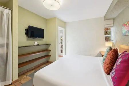 Kasa El Paseo Miami Beach - 145