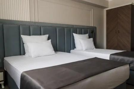 Анна Палас - 32