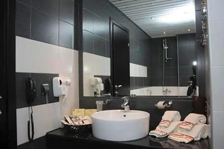 Cosmopolitan & Wellness - 112