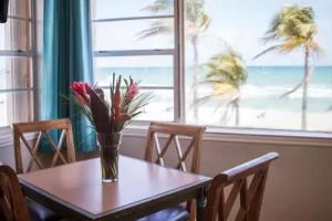 Riptide Oceanfront Hotel, Hollywood