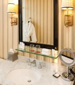 The Citizen, Autograph Collection - 13