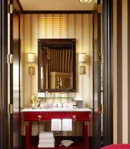 The Citizen, Autograph Collection - 12