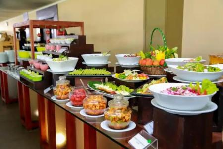 Pegasus Reef - A Beach Resort in Colombo - 4