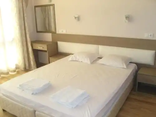 Pomorie Bay Apart - 8