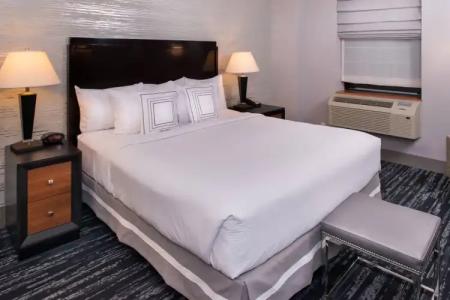 Fairfield Inn & Suites by Marriott New York Manhattan/Times Square - 44