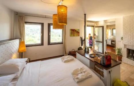 4Reasons + Bistro | 12+ - 78