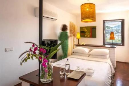 4Reasons + Bistro | 12+ - 61