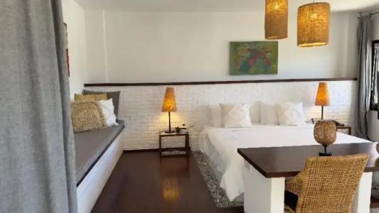 4Reasons + Bistro | 12+ - 96