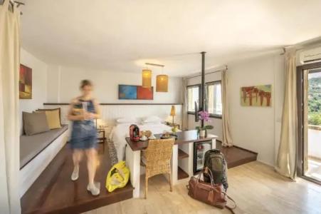 4Reasons + Bistro | 12+ - 73