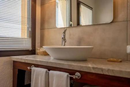 4Reasons + Bistro | 12+ - 76