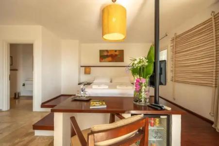 4Reasons + Bistro | 12+ - 68