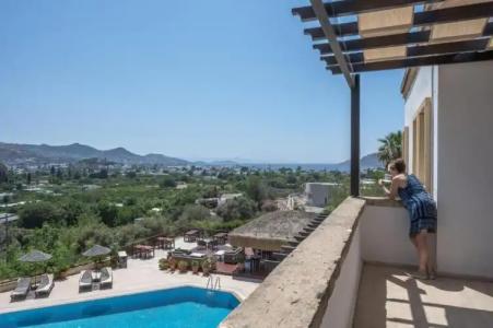 4Reasons + Bistro | 12+ - 69