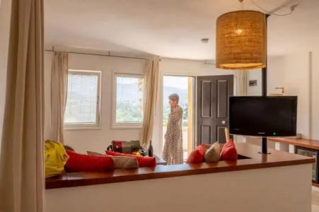 4Reasons + Bistro | 12+ - 105