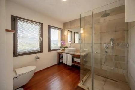 4Reasons + Bistro | 12+ - 63