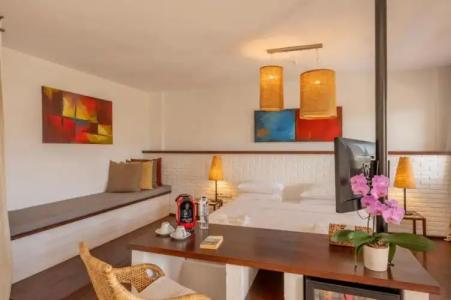 4Reasons + Bistro | 12+ - 66