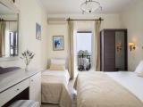 Standard Triple room with sea view