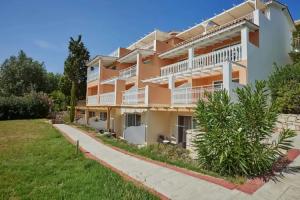 Belvedere Gerakas Luxury Suites, Vasilikos