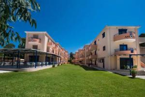 Akroyiali Resort, Vasiliki