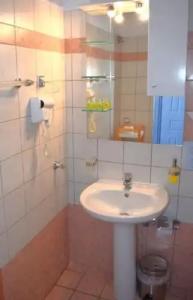 Virginia Studios - 11